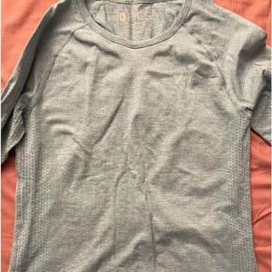 Limited edition color in Seaglass underscrub, in excellent condition.